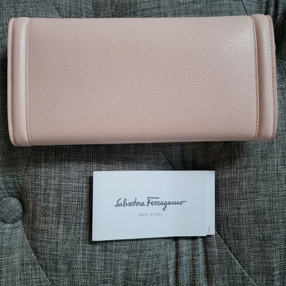 Salvatore Ferragamo wallet - Picture 2 of 6